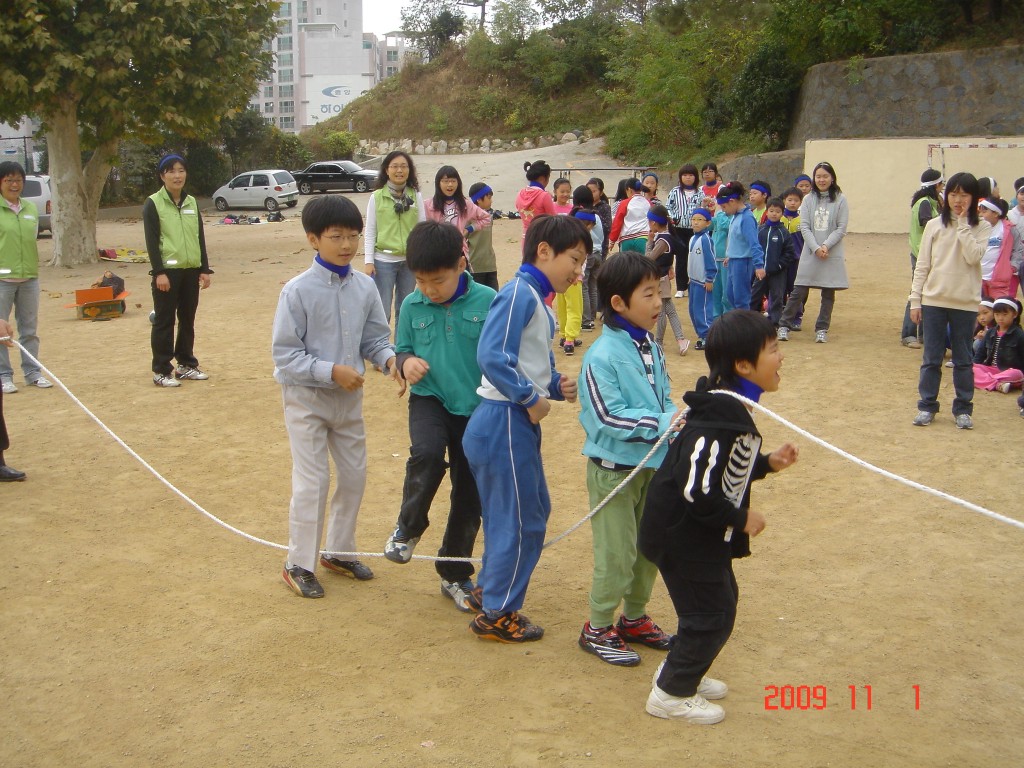 120344bef7326df356.jpg : 2009년 어린이부 운동회