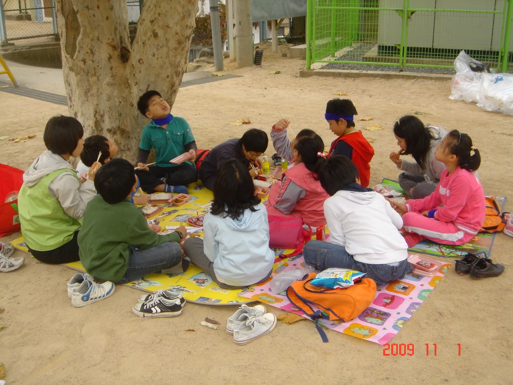 248604bef75a127ab1.jpg : 2009년 어린이부 운동회