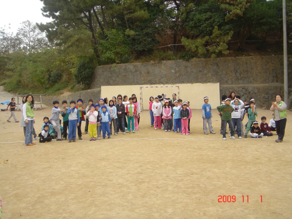 146144bef7721c17a0.jpg : 2009년 어린이부 운동회