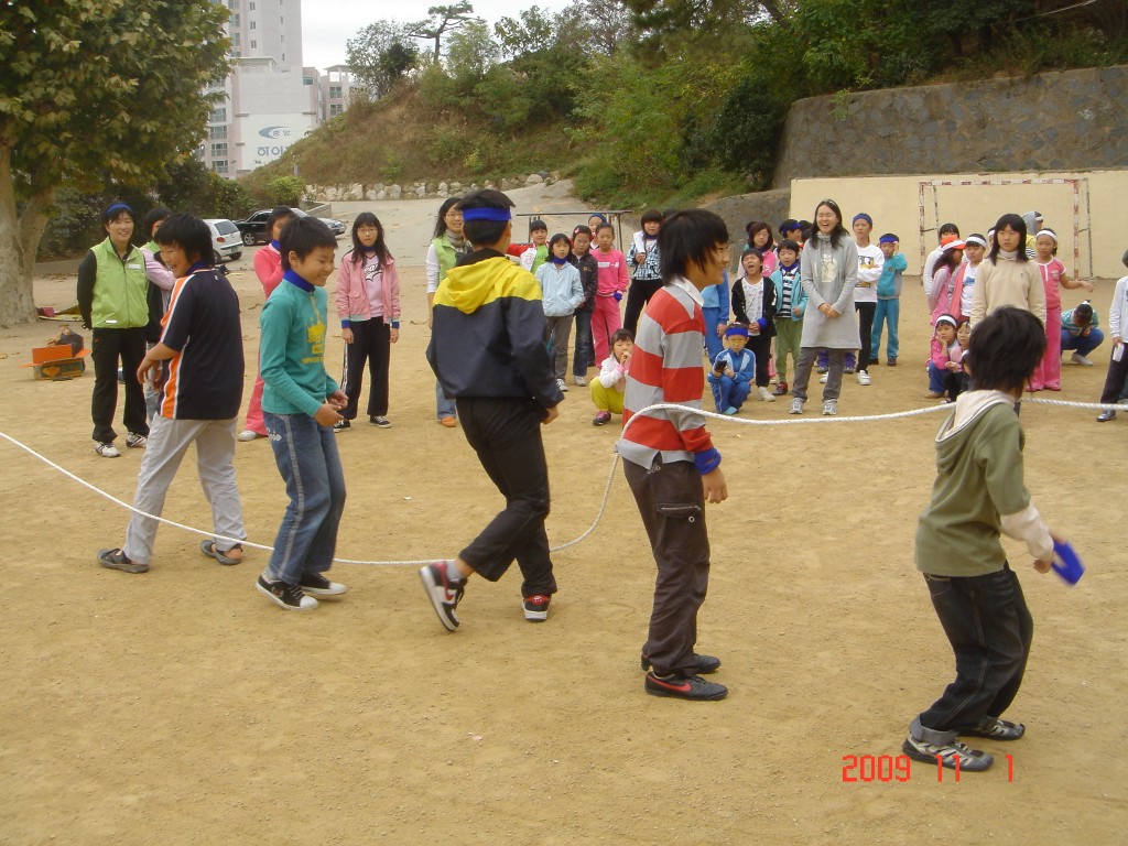 241154bef759c7b7ab.jpg : 2009년 어린이부 운동회