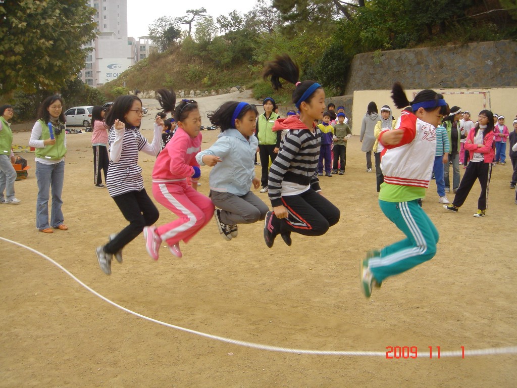 290464bef73230008e.jpg : 2009년 어린이부 운동회
