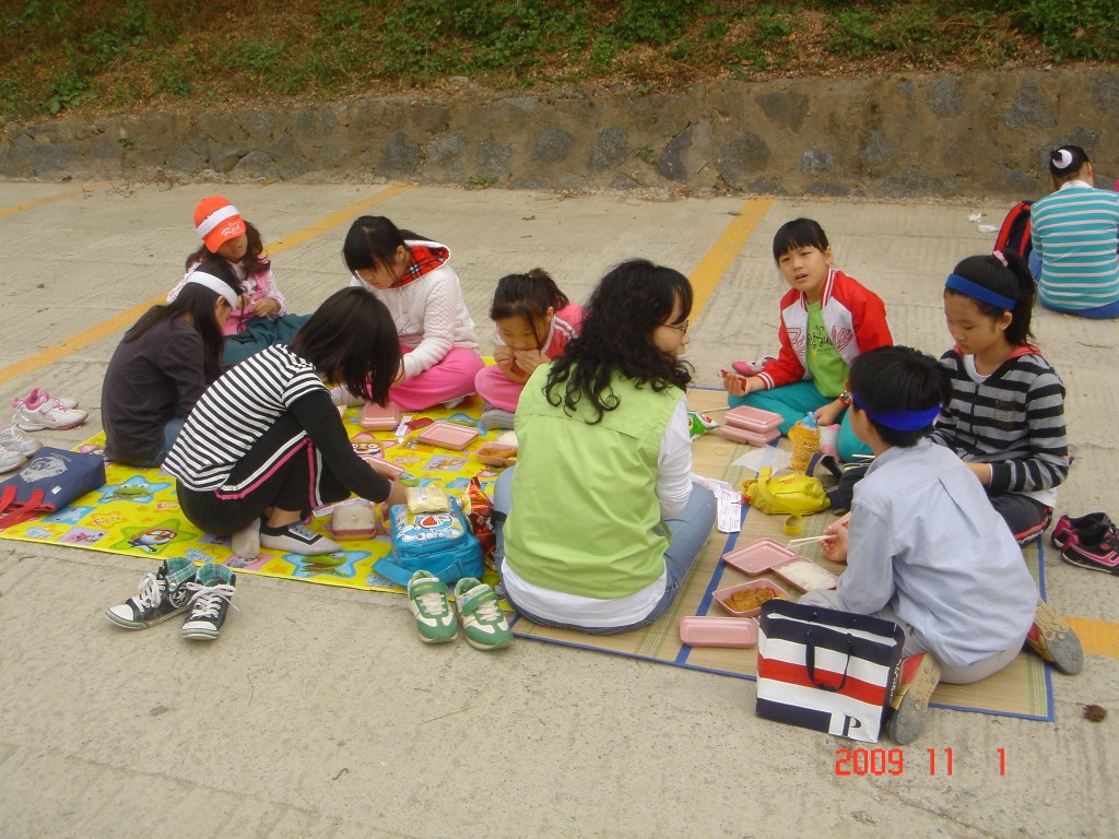 220004bef759d6a472.jpg : 2009년 어린이부 운동회
