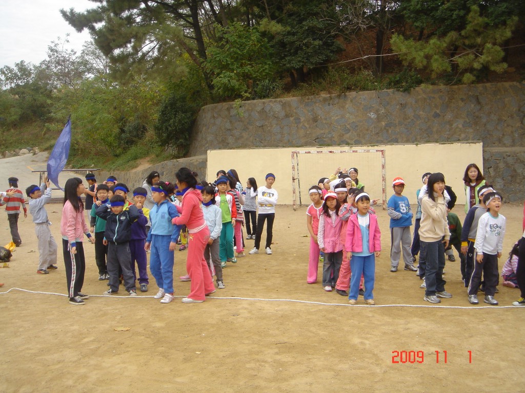 278064bef731b7d374.jpg : 2009년 어린이부 운동회