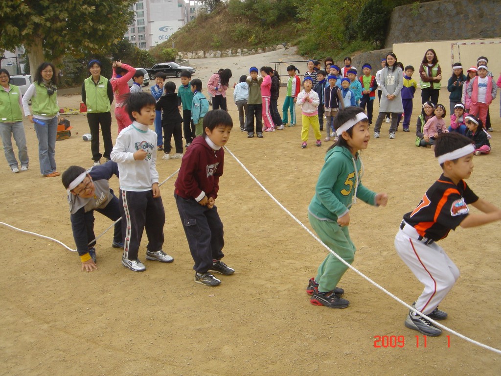 21254bef7325ef130.jpg : 2009년 어린이부 운동회