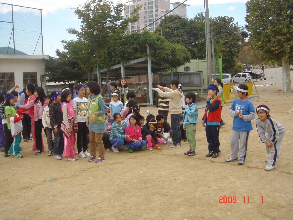 85154bef77185e2a3.jpg : 2009년 어린이부 운동회