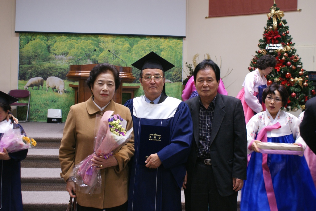 27274b24d3c3ae65f.JPG : 2009년 경로대학 졸업식